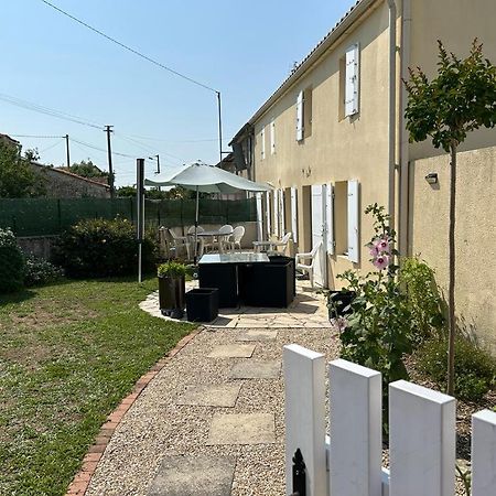Les Tremieres Villa Le Thou Dış mekan fotoğraf