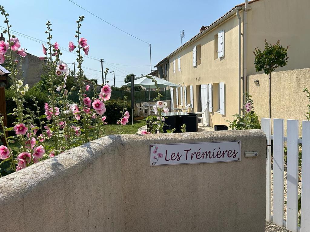 Les Tremieres Villa Le Thou Dış mekan fotoğraf