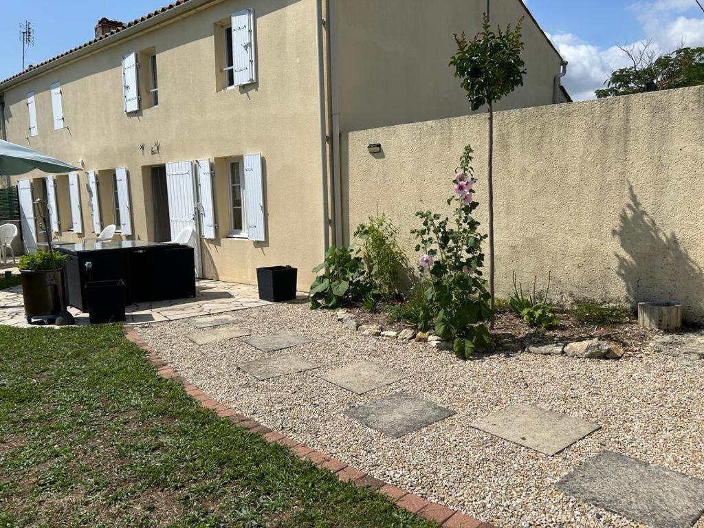 Les Tremieres Villa Le Thou Dış mekan fotoğraf